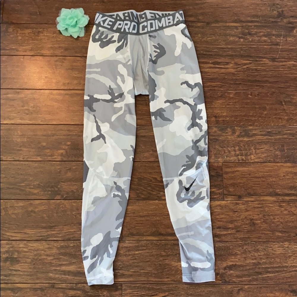 Nike Pro Combat Legging - Size L
